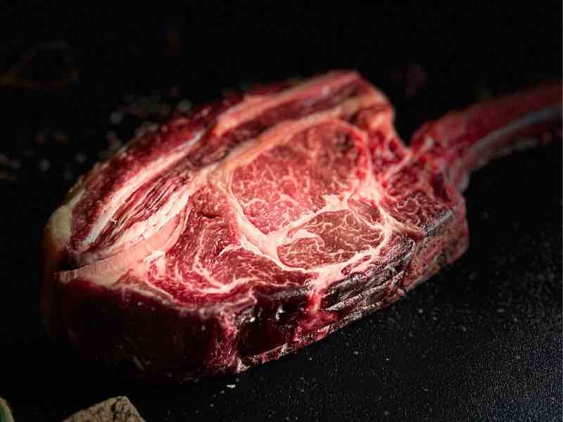 Dry-Aged Wagyu Tomahawk Steak